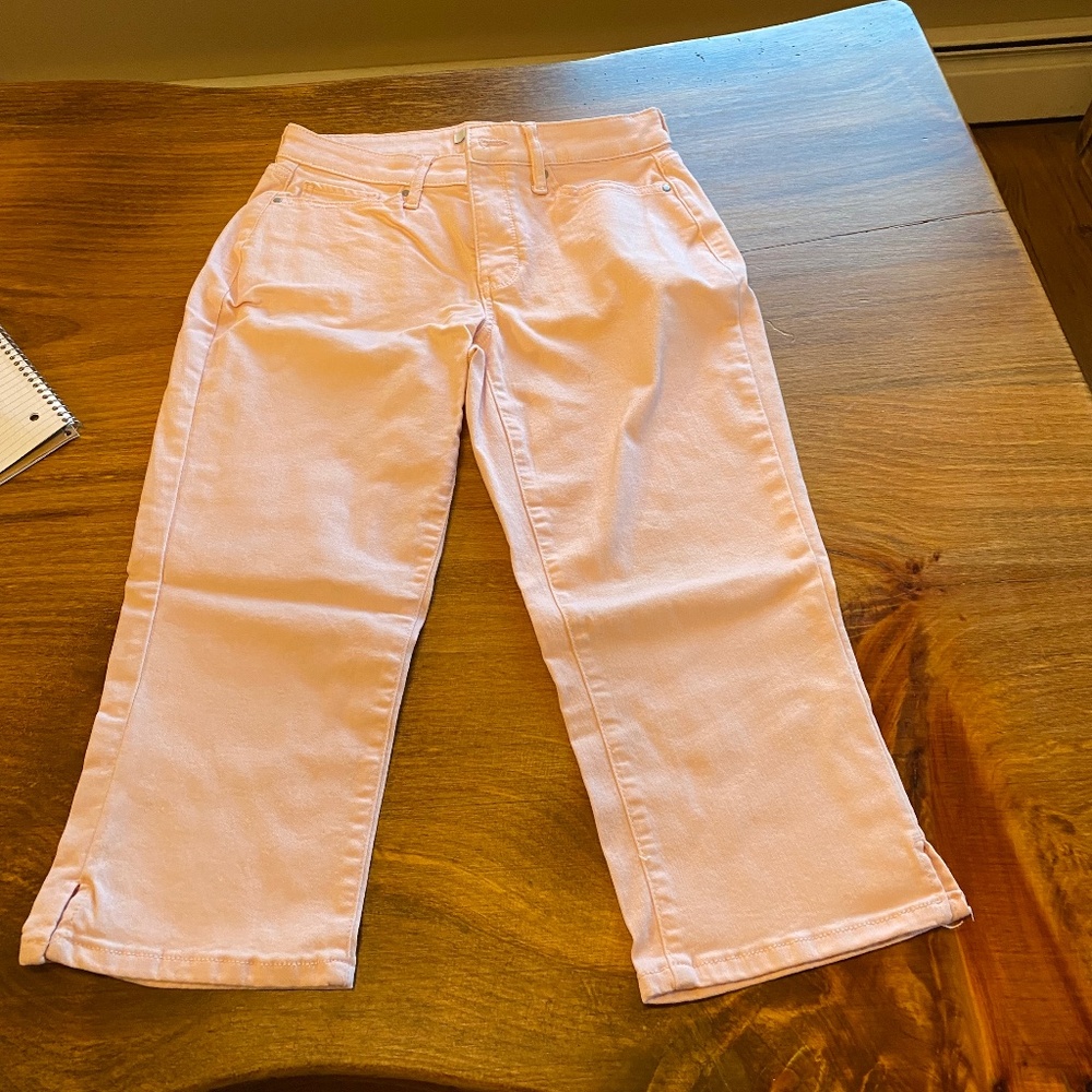 Pink cropped jeans